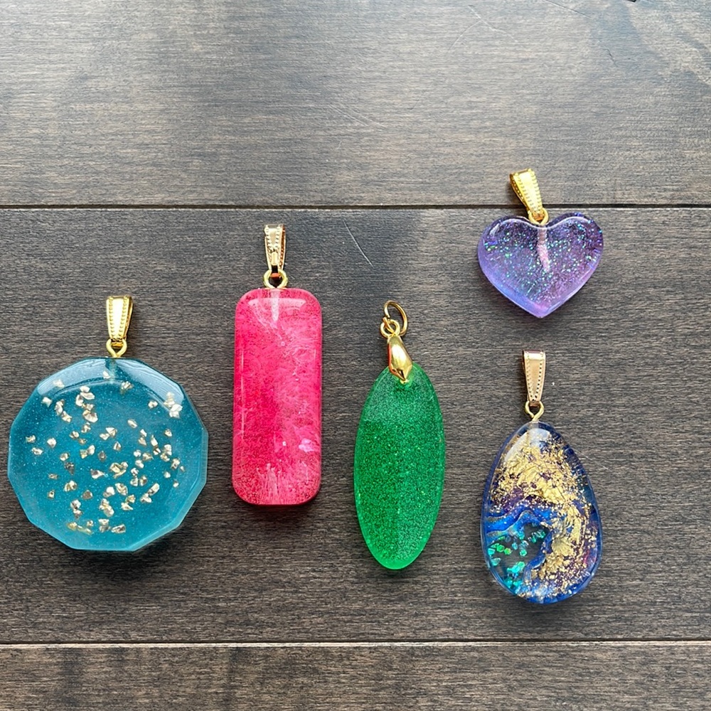 Necklace Pendant Charms, Handmade Jewellery Beauty Resin Sparkle Colourful Jewel